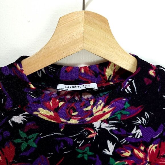 ZaraāTrafalucāBishopĀ SleeveāFloralāMockāNeckāDress - Picture 2 of 8
